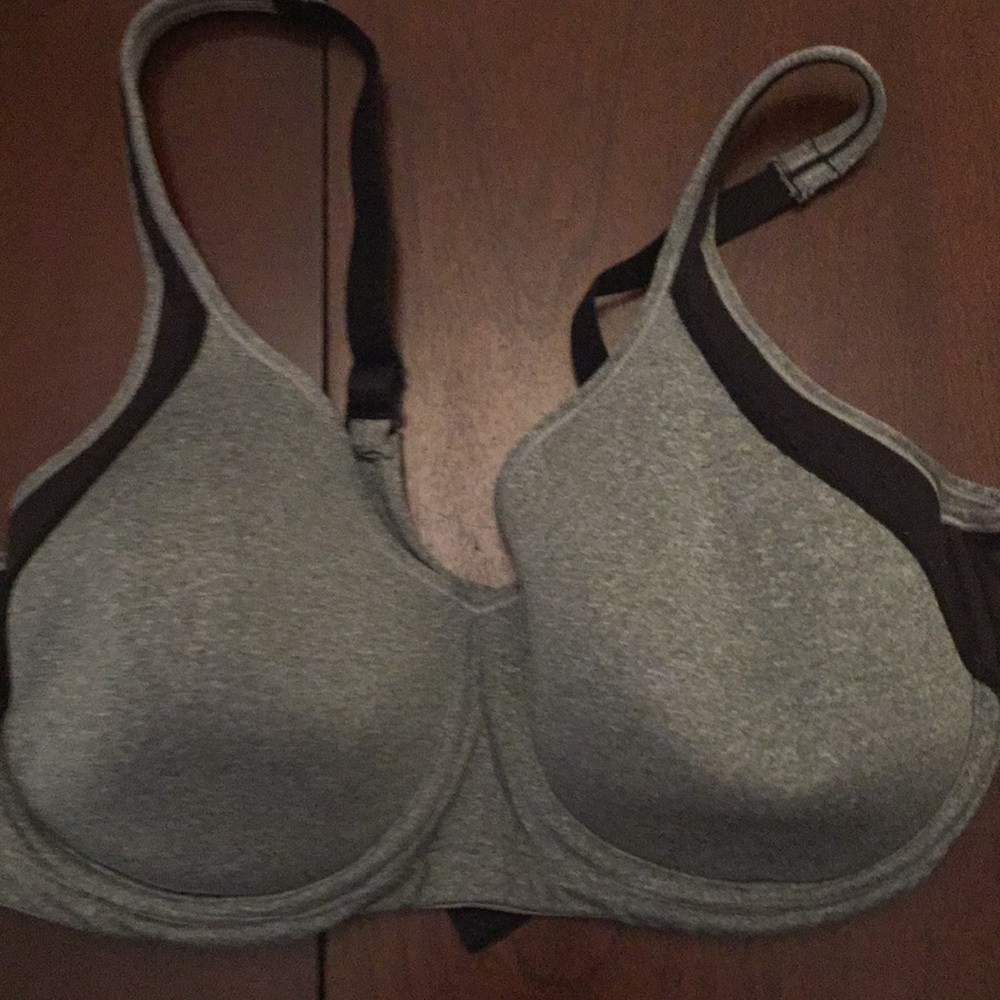 Athletic bra